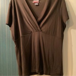 Size M Ann Taylor blouse looks great with any bottoms!